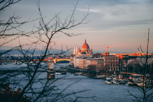budapest-03-dan-novac-629282-unsplash