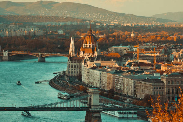 budapest-04-keszthelyi-timi-1133247-unsplash